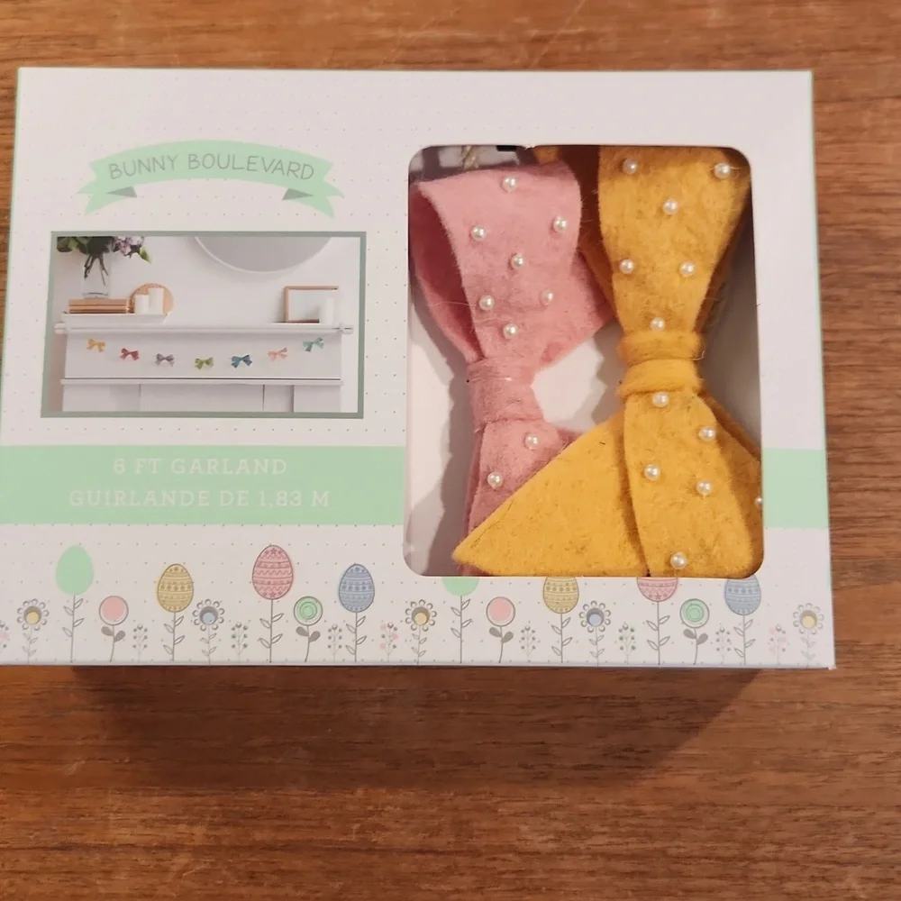 NIB COLLECTIVE CREATIONS BUNNY BOULEVARD FELT WOOL BOW SPRING/EASTER GARLAND 6'